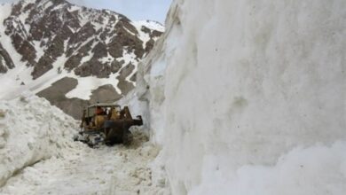 بارش برف در محورهای کوهستانی گیلان به حدود 3 متر رسید