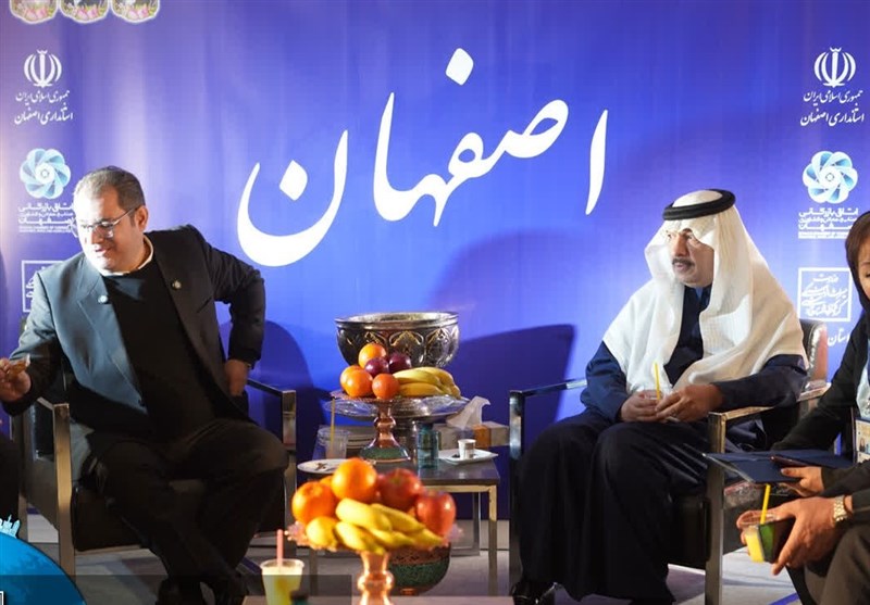 بازدید سفیر عربستان از غرفه اصفهان در نمایشگاه گردشگری