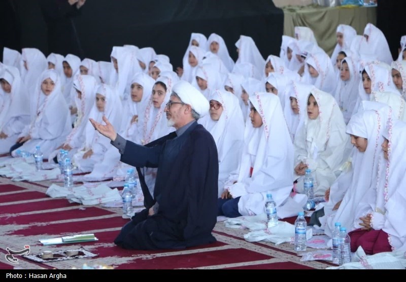 جشن تکلیف 500 دانشآموز دختر زنجانی+تصاویر