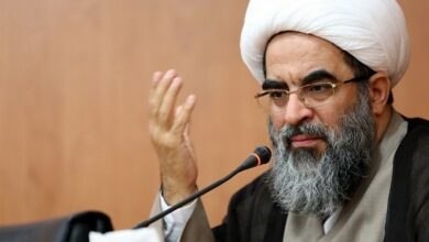 دشمنان اسلام با تمام قوا در حال تخریب اعتقادات مردم هستند