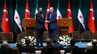 روزنامه «جمهوریت» ترکیه: «کراوات» جولانی، خون روی دستانش را پاک نمیکند