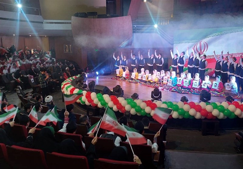 شور و نشاط وصفناپذیر نوجوانان گیلانی در جشن سرود فجر