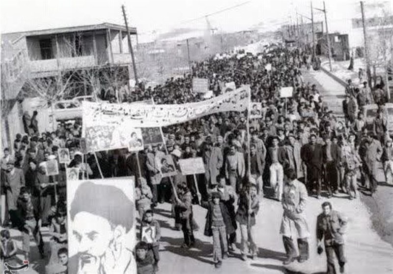 مبارزات خونین خرمآباد در روزهای پایانی بهمن 57+ عکس