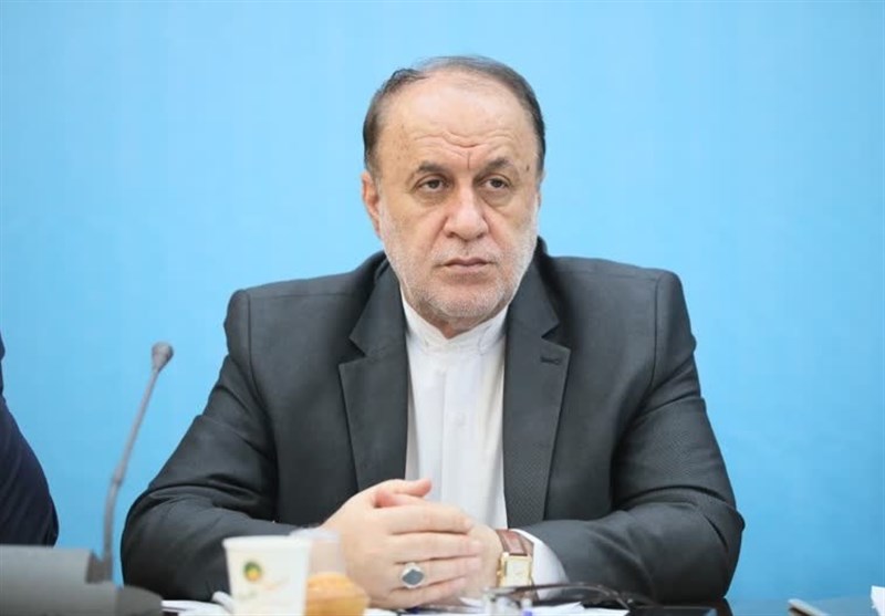 مسئولان مشکلات را برای مردم بیان کنند