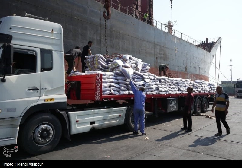 واردات 21 میلیون تن کالای اساسی به ایران