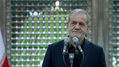 پزشکیان: راه عزت، نه شرقی و نه غربی است