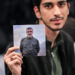 نخستین شب از مراسم عزاداری ایام شهادت حضرت فاطمهزهرا سلاماللهعلیها شامگاه جمعه ۳۰ آبان ۱۴۰۴ با حضور رهبر معظم انقلاب اسلامی و جمع زیادی از اقشار مختلف مردم در حسینیه امام خمینی(ره) برگزار شد. در این مراسم حجتالاسلام والمسلمین رحیم شرفی با استناد به آیات قرآن، اهداف و برنامههای دشمنان اسلام در ایجاد تفرقه، نفوذ، تردیدافکنی و تحریم اقتصادی را تشریح کرد و بر ضرورت هوشیاری در برابر این طرحها تأکید نمود. همچنین آقای سعید حدادیان در سوگ حضرت زهرا سلاماللهعلیها به مرثیهخوانی و ذکر مصیبت پرداخت.