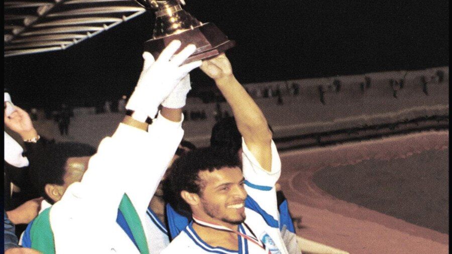 الهلال با انتشار ویدیوی قهرمانی آسیا 1990، شکست استقلال را یادآوری کرد / الهلال , استقلال , جام باشگاههای آسیا , فوتبال آسیا , تاریخچه فوتبال