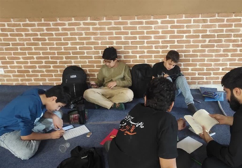 رونمایی از کتاب نوجوانان واوانی اسلامشهر درباره سیره سردار سلیمانی / اخبار استان تهران - اخبار استانها