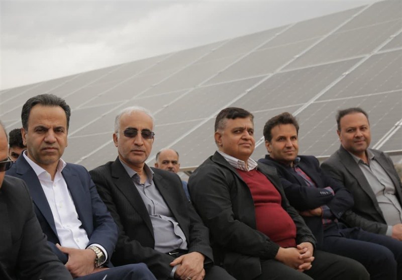 بهرهبرداری همزمان از 12 پروژه نیروگاه خورشیدی در یزد با دستور وزیر کشور / اخبار یزد - اخبار استانها