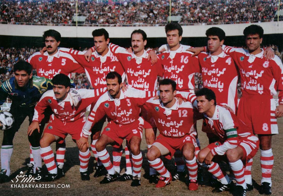 صعود پرسپولیس به صدر جدول جام آزادگان با پیروزی مقابل جنوب اهواز در سال ۱۳۷۴ / پرسپولیس , جام آزادگان , جنوب اهواز , مرتضی کرمانیمقدم , حسن شیرمحمدی