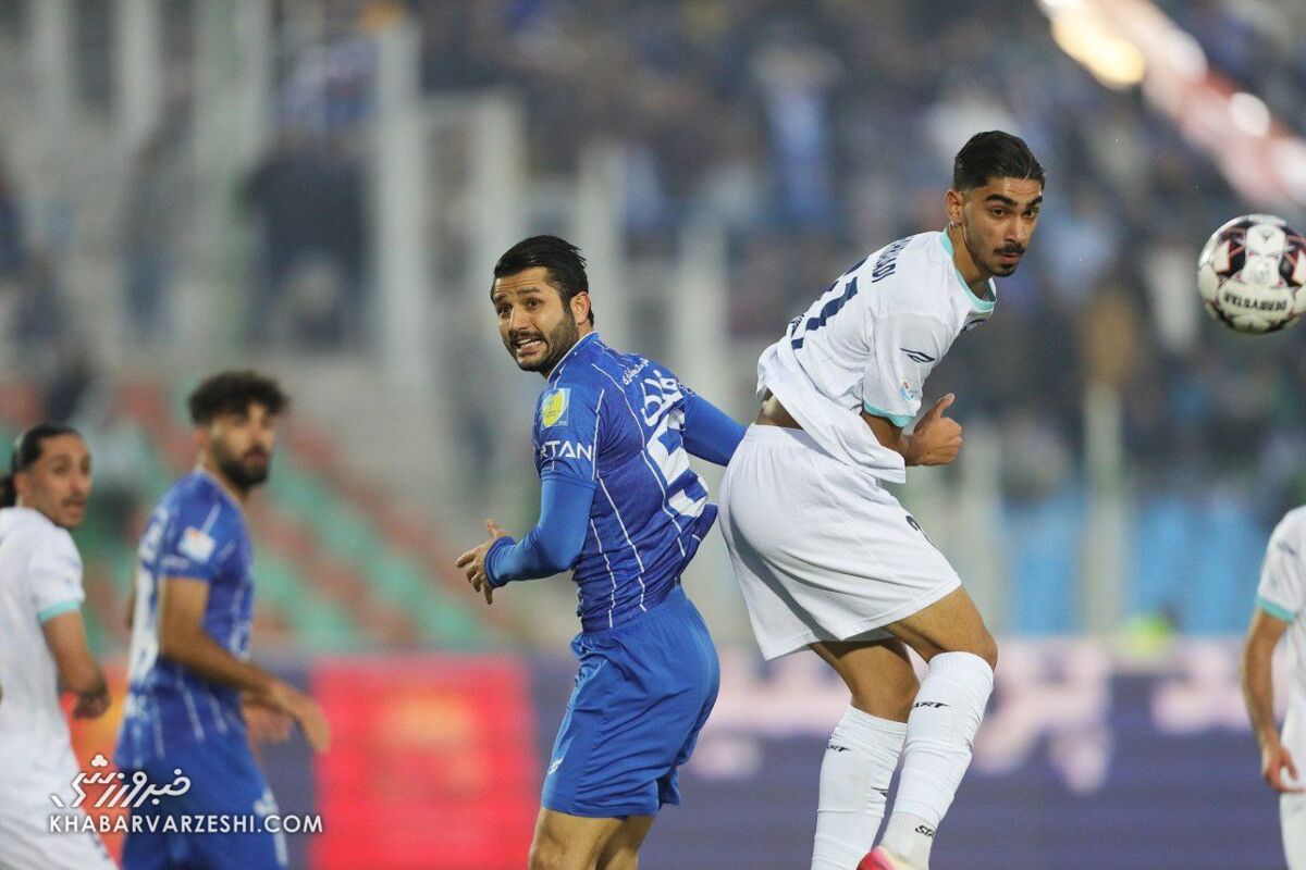 پوریا شهرآبادی با گل به استقلال از تیم سابقش انتقام گرفت / پوریا شهرآبادی , گلگهر , استقلال , لیگ برتر , فوتبال ایران