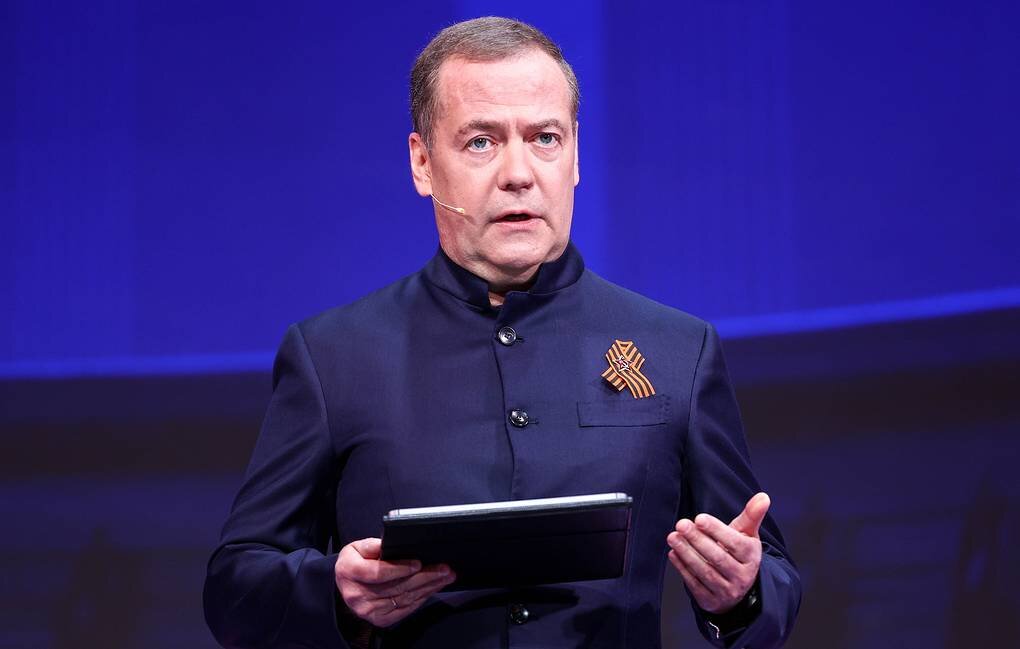 معاون شورای امنیت روسیه: زلنسکی تا پایان عمر مجبور به زندگی مخفیانه است / روسیه , اوکراین , زلنسکی , مدودف , حمله پهپادی