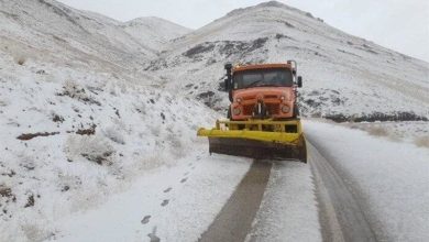 تلاش بیوقفه راهداران ایلام برای مقابله با برف و رانش زمین/تمام محورهای استان باز است / اخبار ایلام - اخبار استانها