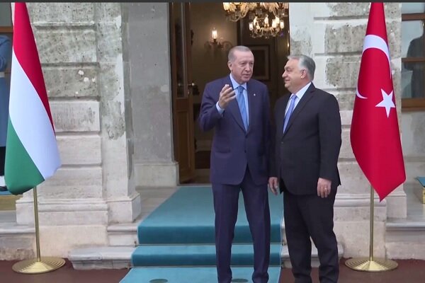 دیدار اردوغان و اوربان در مجارستان؛ رایزنی درباره تجارت، انرژی و بحران اوکراین / اردوغان , اوربان , ترکیه , مجارستان , اوکراین