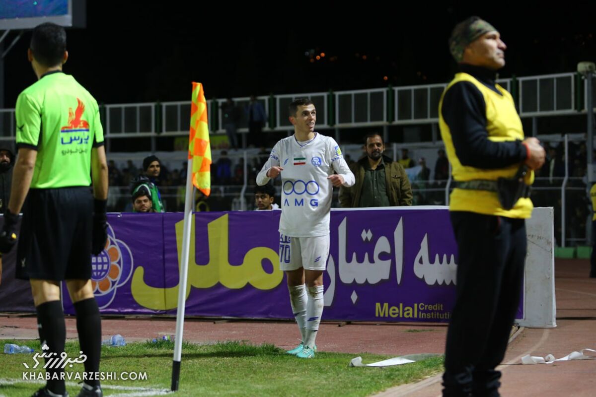 انتقاد آسانی از وقتکشی بازیکنان خیبر و پرتاب اشیاء به زمین / یاسر آسانی , استقلال , خیبر خرمآباد , حواشی بازی , انتقاد