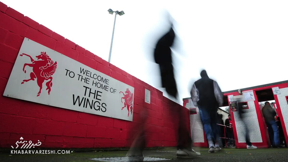 لغو مسابقه لیگ غیرحرفهای انگلیس به دلیل حمله به سرمربی پاترزبار تاون / لیگ ایستمین , پاترزبار تاون , ولینگ یونایتد , سامی مور , لغو مسابقه