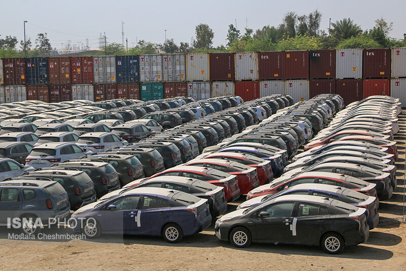 تأثیر واردات خودرو توسط ایرانیان مقیم خارج بر بازار و محیط زیست / واردات خودرو , خودروهای برقی , ایرانیان مقیم خارج , آلودگی هوا , انرژیهای تجدیدپذیر