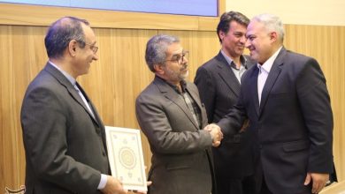 قدردانی از مدیرکل آموزشوپرورش شهرستانهای استان تهران بهعنوان مدیر پژوهشگر برگزیده استان / اخبار استان تهران - اخبار استانها