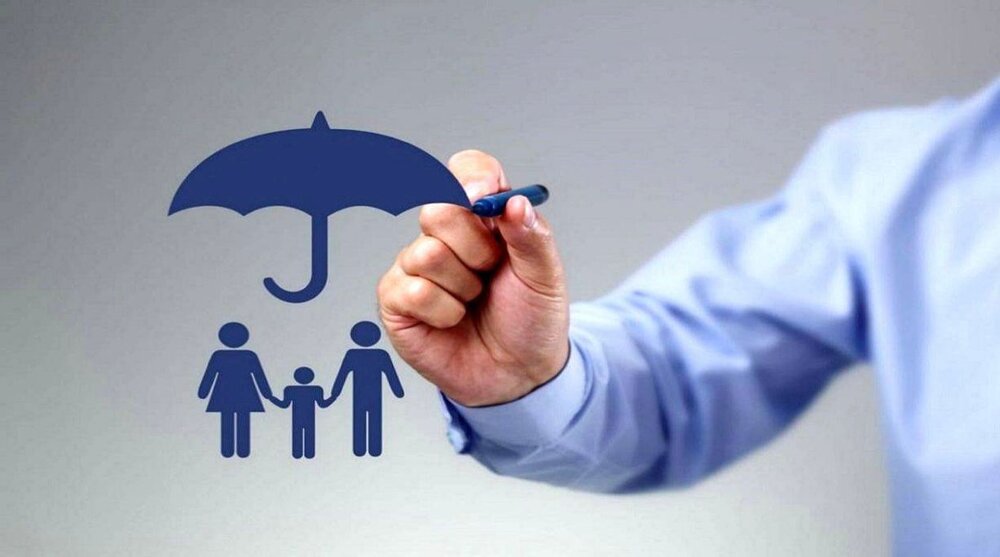 رشد ۵۷ درصدی حقبیمه در ۸ ماهه نخست ۱۴۰۴ / بیمه مرکزی , حق بیمه , بازار بیمه , خسارت پرداختی , بیمه درمان