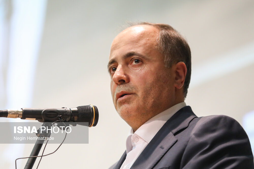 وزیر جهاد کشاورزی: هیچکس حق ندارد نهادهها را گرانتر از قیمت مصوب بفروشد / وزیر جهاد کشاورزی , نهادههای دامی , قیمت مصوب , استان قم , توزیع نهاده