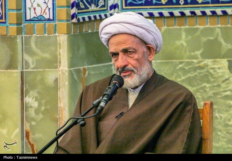 سعادت انسان درعبادت و پیروی از ولایت تحقق مییابد / اخبار قم - اخبار استانها
