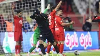 اعتراض شدید خداداد عزیزی به گل کنعانیزادگان در دقیقه 96 / خداداد عزیزی , کنعانیزادگان , اعتراض , گل دقیقه 96 , فوتبال ایران