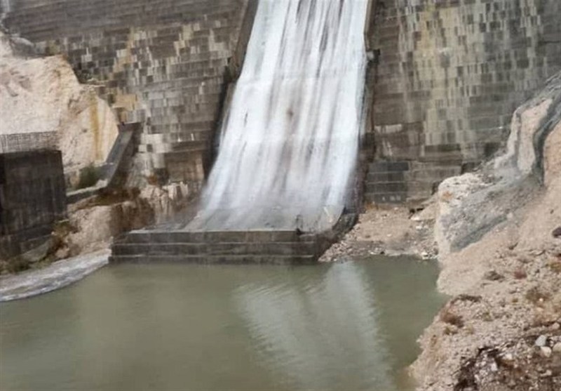 سرریز نخست سد «اخند» عسلویه در پی سامانه بارشی اخیر / اخبار بوشهر - اخبار استانها