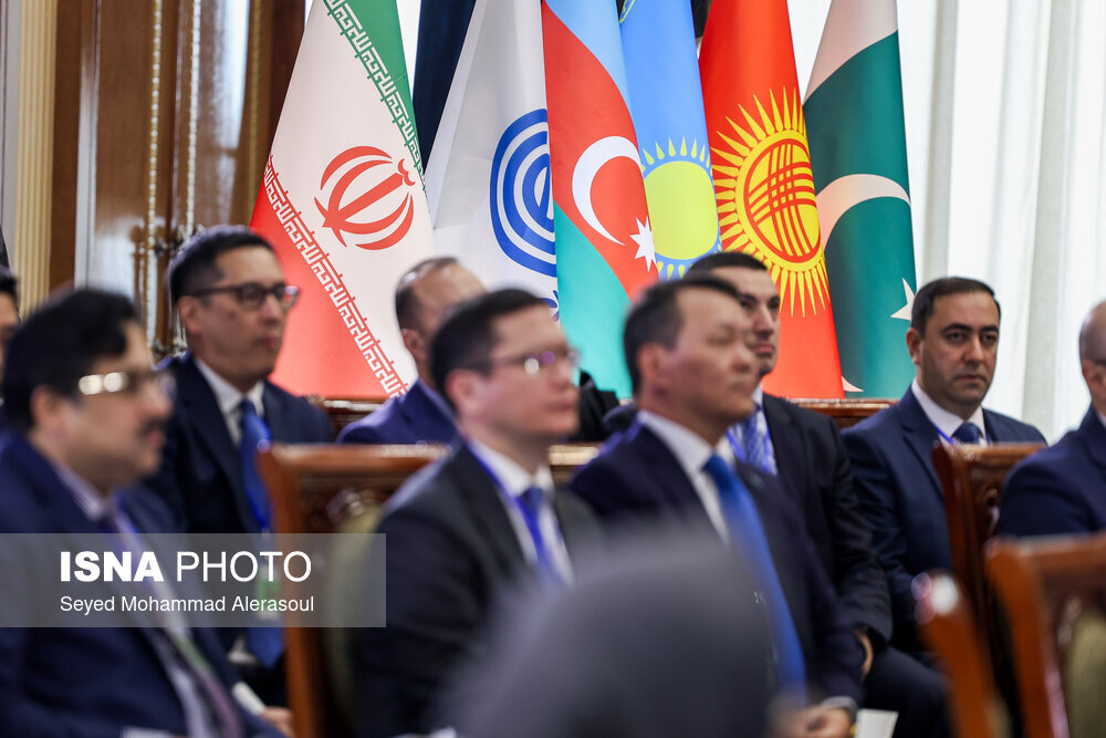 تدوین سند چشمانداز ۱۰ ساله آینده اکو با محوریت توسعه همکاریهای اقتصادی / اکو , سند چشمانداز , همکاری اقتصادی , توسعه تجارت , بهزاد آذرسا