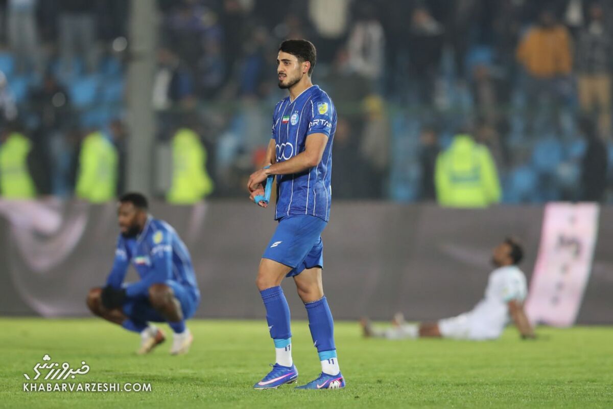 واکنش پیشکسوت استقلال به حواشی اخیر تیم: استفاده ابزاری از رسانهها برای ضربه زدن به آبیپوشان / استقلال , محمد نوری , رامین رضاییان , مهدی ساپینتو , حواشی فوتبال