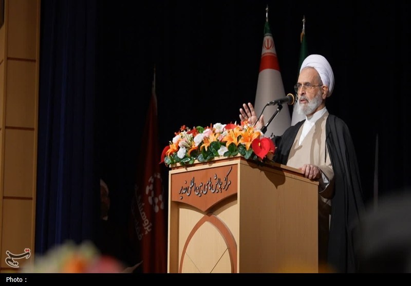 حضرت فاطمه (س) را باید مبدع و مبتکر تبلیغ بدانیم / اخبار قم - اخبار استانها