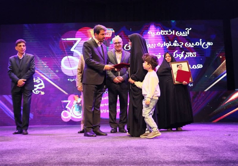 برگزیدگان سیامین جشنواره بینالمللی تئاتر کودک و نوجوان همدان تجلیل شدند+اسامی / اخبار همدان - اخبار استانها