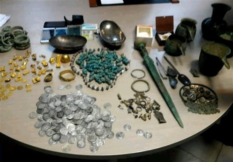 کشف اشیای تاریخی در بانه/باند قاچاقچیان بازداشت شدند / اخبار کردستان - اخبار استانها