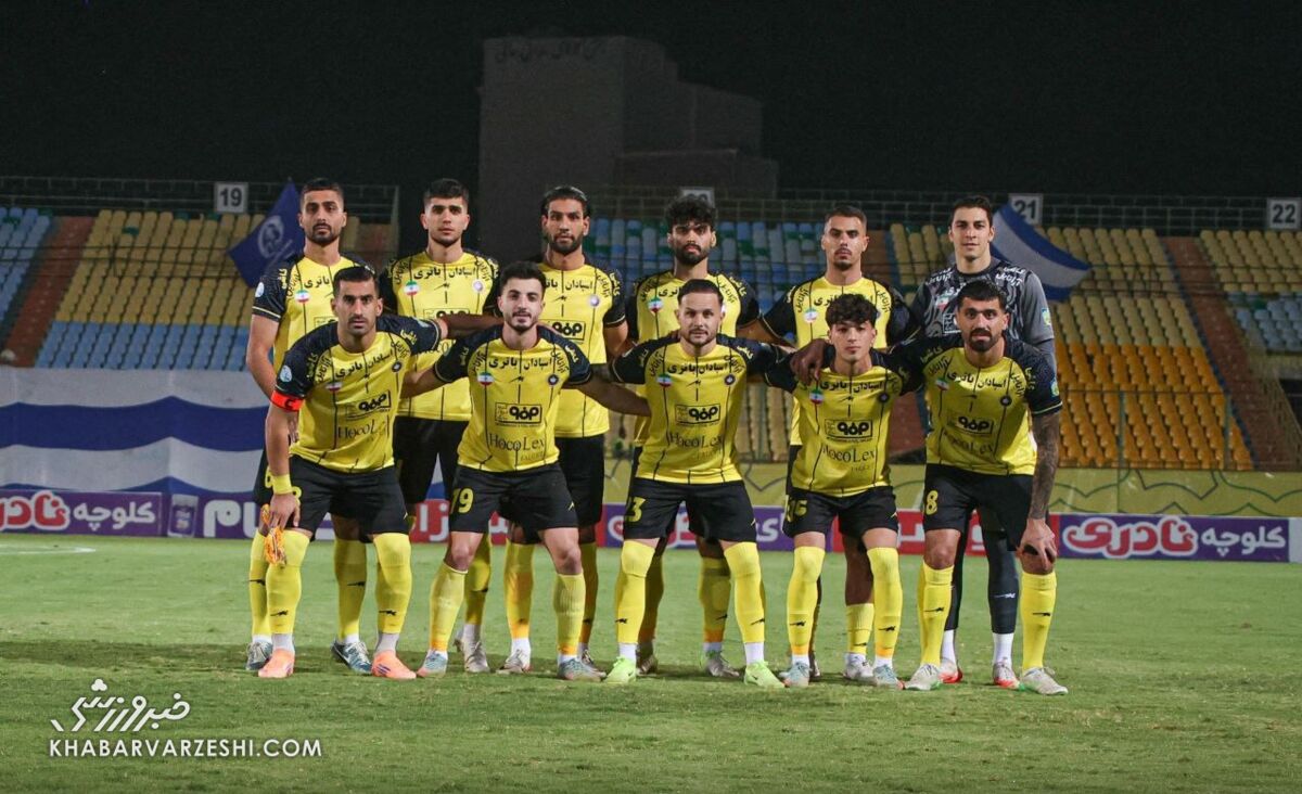 سپاهان با پوستر ویژه به استقبال استقلال رفت / سپاهان , استقلال , لیگ برتر , فوتبال ایران , پوستر بازی