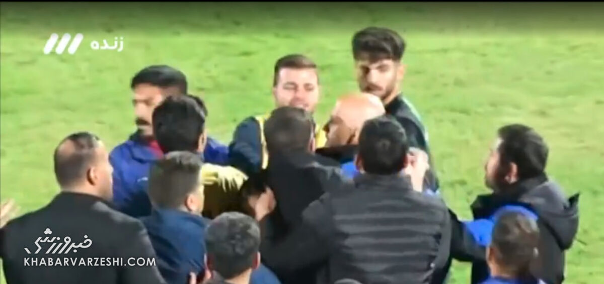 حمله عضو تدارکات خیبر به مربی استقلال در پایان بازی / خیبر , استقلال , حمله , مربی , تدارکات