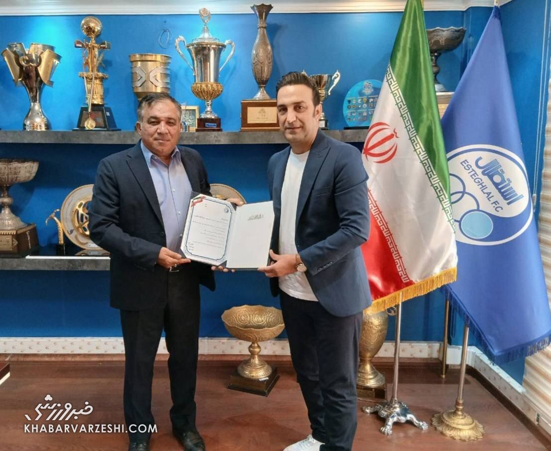 تبریک جنجالی مدیر رسانهای استقلال به تراکتور پس از حذف پرسپولیس از جام حذفی / استقلال , پرسپولیس , تراکتور , جام حذفی , مهدی واعظی