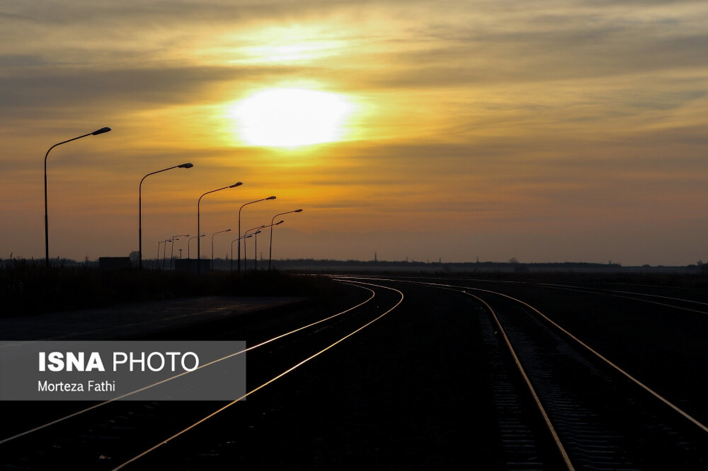 برقیسازی خط آهن تهران-مشهد تا پایان سال ۱۴۰۴ به اتمام میرسد / راه آهن , برقیسازی , تهران-مشهد , حمل و نقل ریلی , توسعه ریلی