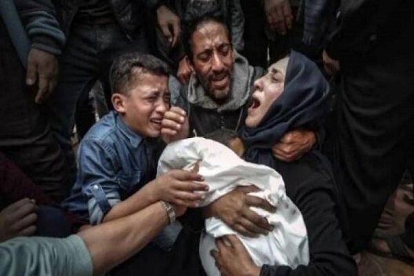 حمله وحشیانه صهیونیستها به مدرسه آوارگان در غزه؛ دهها شهید و زخمی / غزه , جنایات صهیونیستها , حمله به مدرسه , نقض حقوق بشر , فلسطین