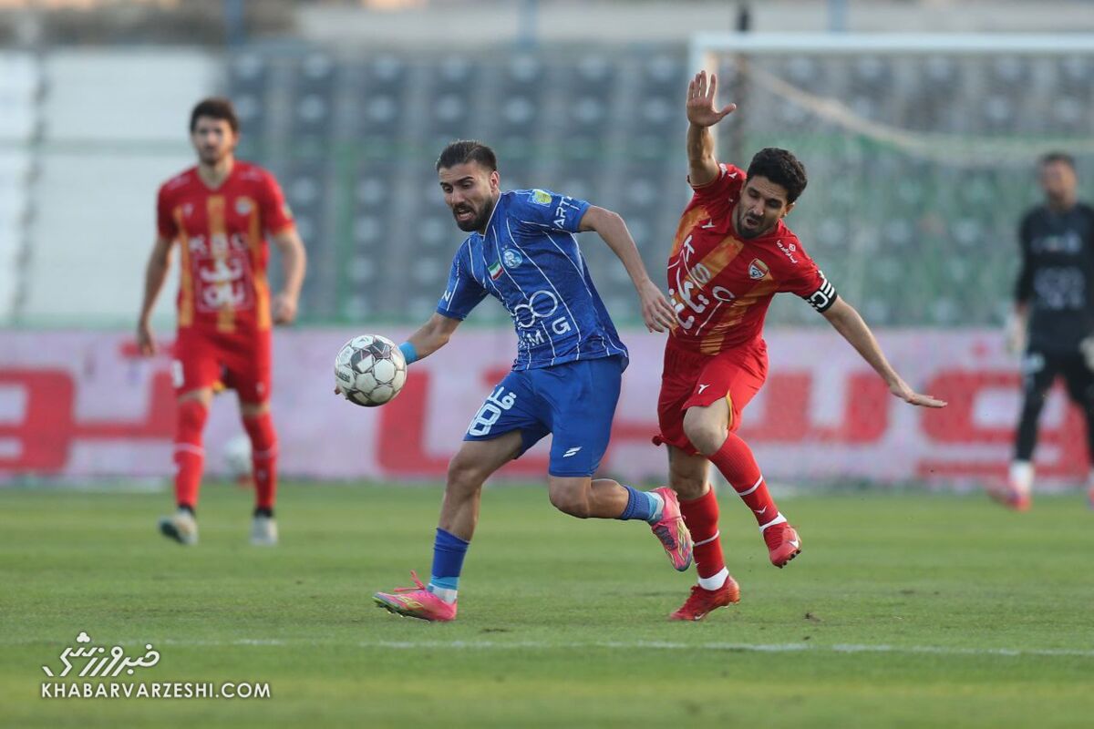 ادامه دوری مهران احمدی از استقلال و واکنش هواداران به ابهامات وضعیت ستاره خط میانی / مهران احمدی , استقلال , مصدومیت , فوتبال ایران , هواداران استقلال