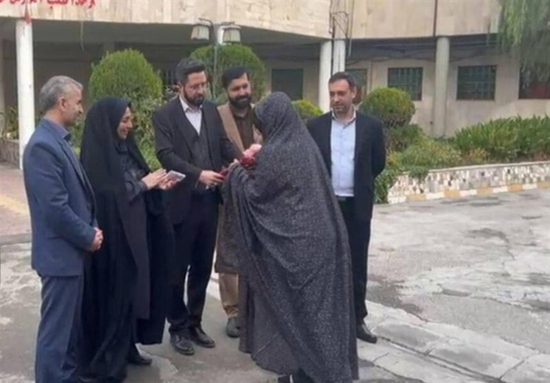 گلی کوهکن از زندان آزاد شد + فیلم / اخبار گلستان - اخبار استانها