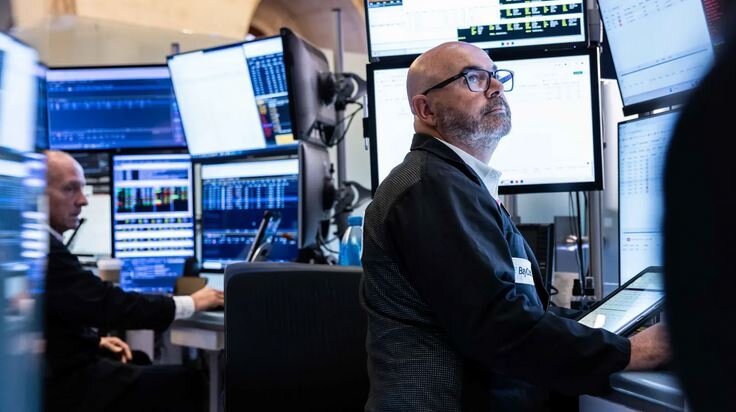 خروج بیسابقه سرمایه از صندوقهای سهامی جهانی / , , , ,