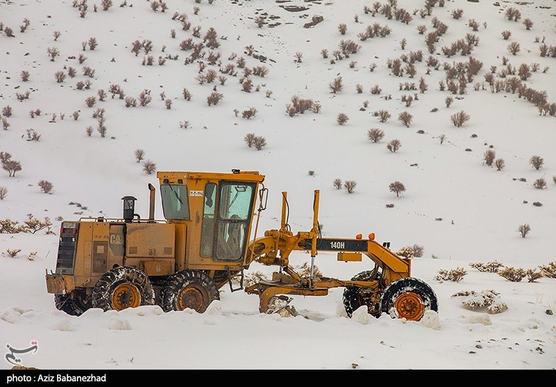هشدار پلیس راه آذربایجان شرقی: برف سنگین اکثر محورهای اصلی را پوشاند / اخبار آذربایجان شرقی - اخبار استانها