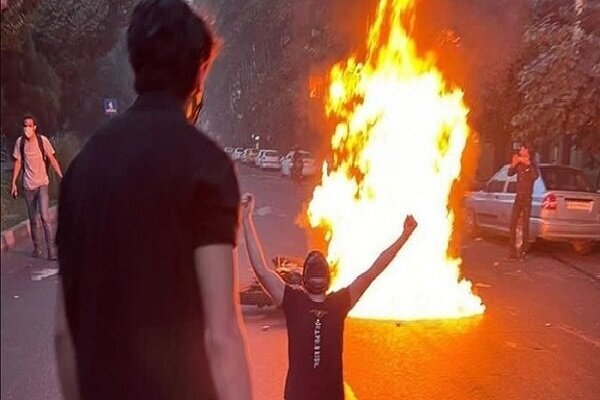 استاد دانشگاه آمریکا: ماموران موساد در بین معترضان ایرانی حضور داشتند / استاد دانشگاه کلمبیای آمریکا در گفتگویی تأکید کرد که اغتشاشات و ناآرامیهای اخیر در ایران توسط اسرائیل و با هدف منحرفکردن توجهها از نسلکشی جاری در غزه به راه افتاد.