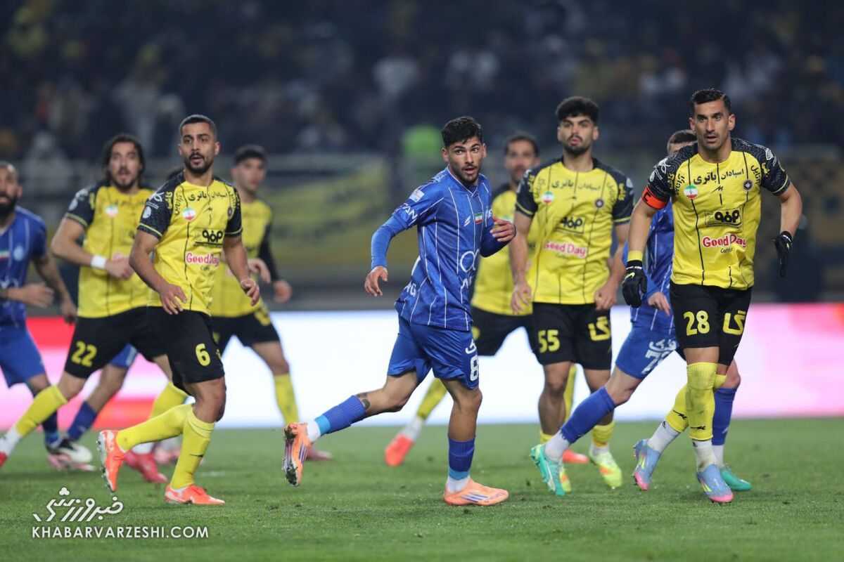 سپاهان در نیمفصل اول از هر سه رقیب اصلی خود شکست خورد / سپاهان , لیگ برتر , فوتبال ایران , پرسپولیس , استقلال