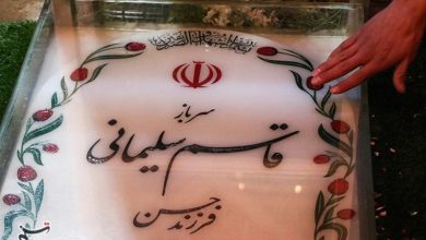 ادای احترام جانشین کل سپاه به مقام شهید سلیمانی در گلزار شهدای کرمان / اخبار کرمان - اخبار استانها