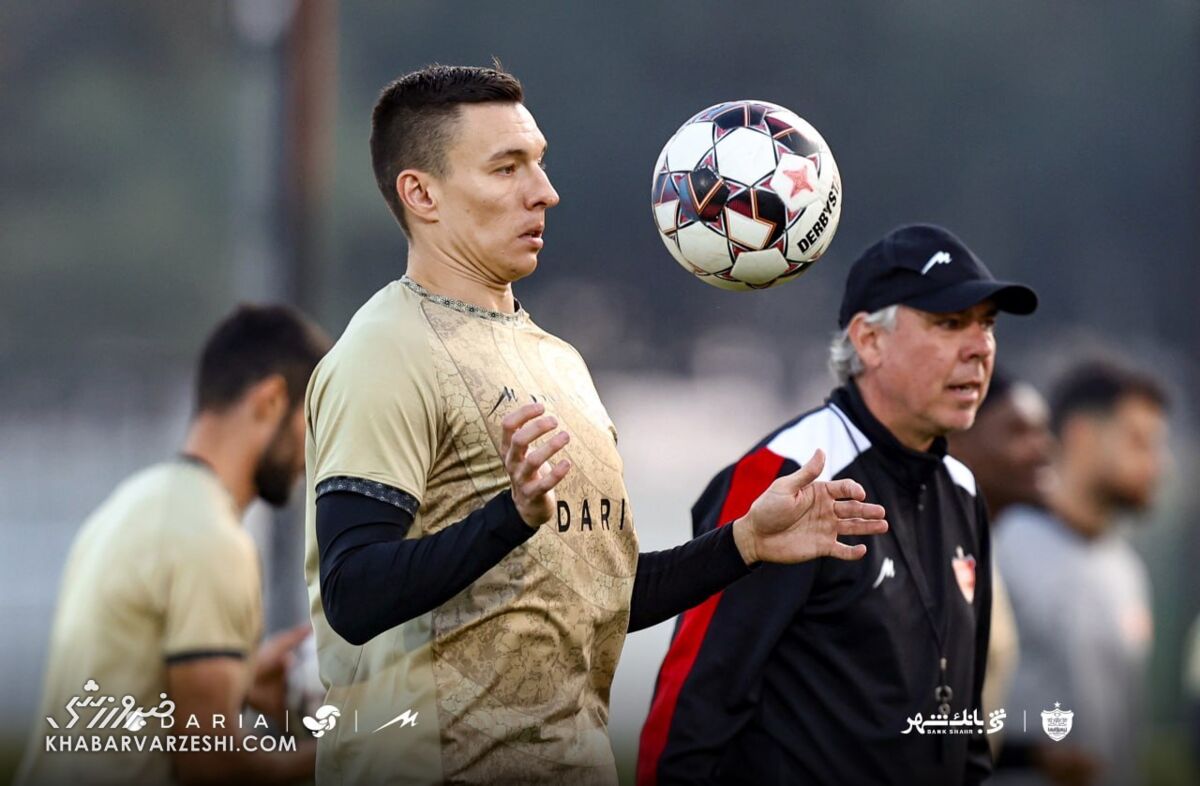پیشکسوت پرسپولیس: حضور سرگیف نقطه ضعف خط حمله را برطرف میکند / پرسپولیس , ایگور سرگیف , جمشید شاهمحمدی , لیگ برتر فوتبال , الدار اورونوف