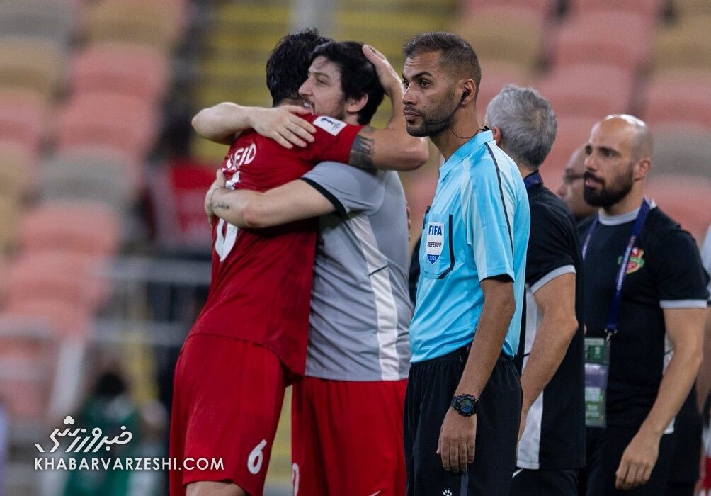 حضور غیرمنتظره سردار آزمون در تمرین شباب الاهلی پس از سهماه مصدومیت / سردار آزمون , شباب الاهلی , لیگ برتر امارات , فرهاد مجیدی , مصدومیت