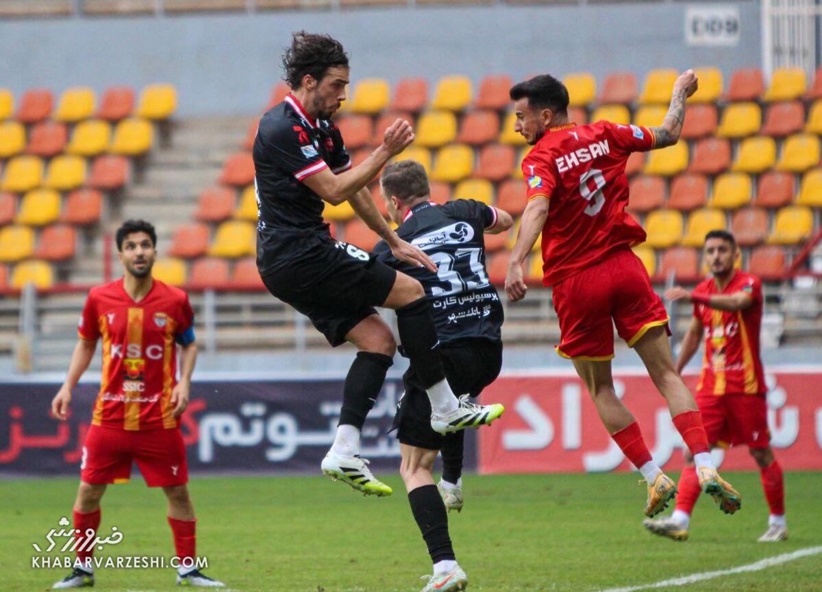 شکست پرسپولیس با تغییر سیستم اوسمار و مصدومیت دو بازیکن مقابل فولاد / پرسپولیس , فولاد , اوسمار ویرا , لیگ برتر فوتبال ایران , مصدومیت