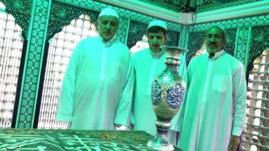 آیین غبارروبی ضریح مطهر امامزاده حسین بن موسی الکاظم(ع) + عکس / اخبار خراسان جنوبی - اخبار استانها