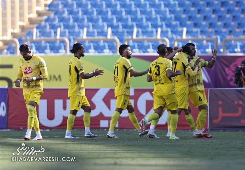 فجرسپاسی با پیروزی مقابل پرسپولیس شانس صدرنشینی سرخپوشان را از بین برد / فجرسپاسی , پرسپولیس , لیگ برتر , فوتبال ایران , هفته شانزدهم